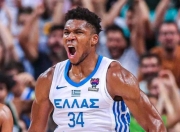 九游娱乐-包含字母哥回归赛场，高光表现首场状态亮眼，TL观众沸腾！的词条