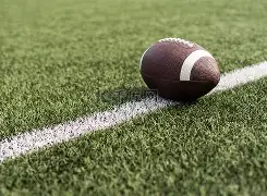  橄榄球夜战：燕山飞鹰队翻盘渝州犀牛队，临门一脚致胜争冠格局再洗牌