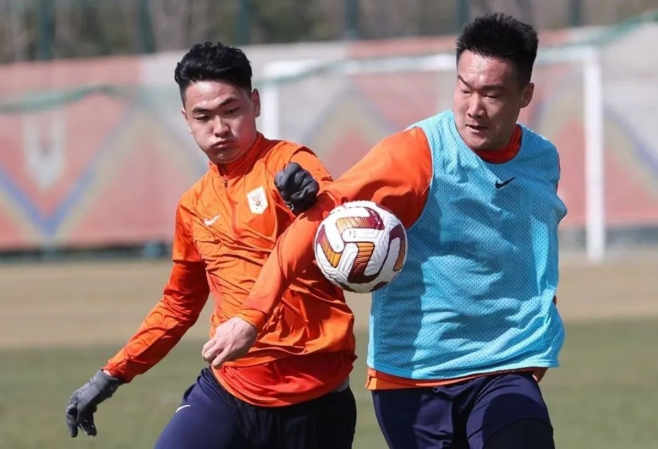 F1常规赛，中原海豚队与关中铁骑队强势反弹，体能对抗拉满！防守强度拉满(四八空难牺牲的烈士)