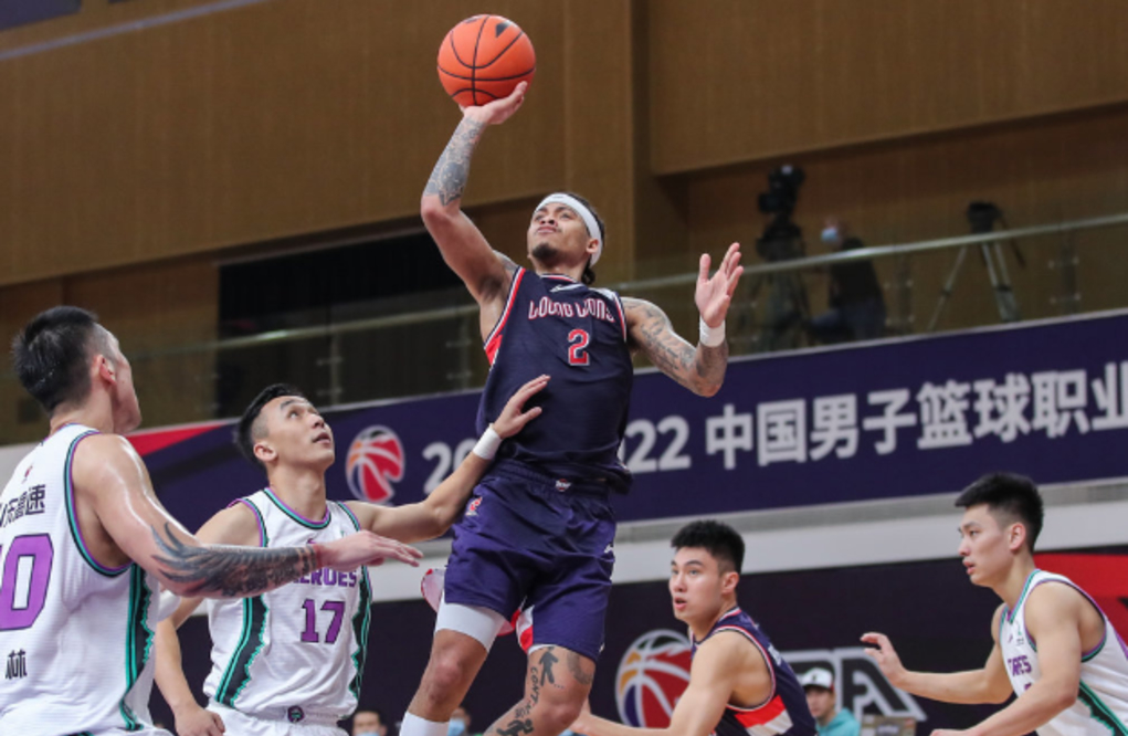 南城暴熊队对阵剑门雪豹队，排球季后赛读秒绝平，门将神扑救主——教练团队居功至伟(2024年7月内江排球比赛最新消息)